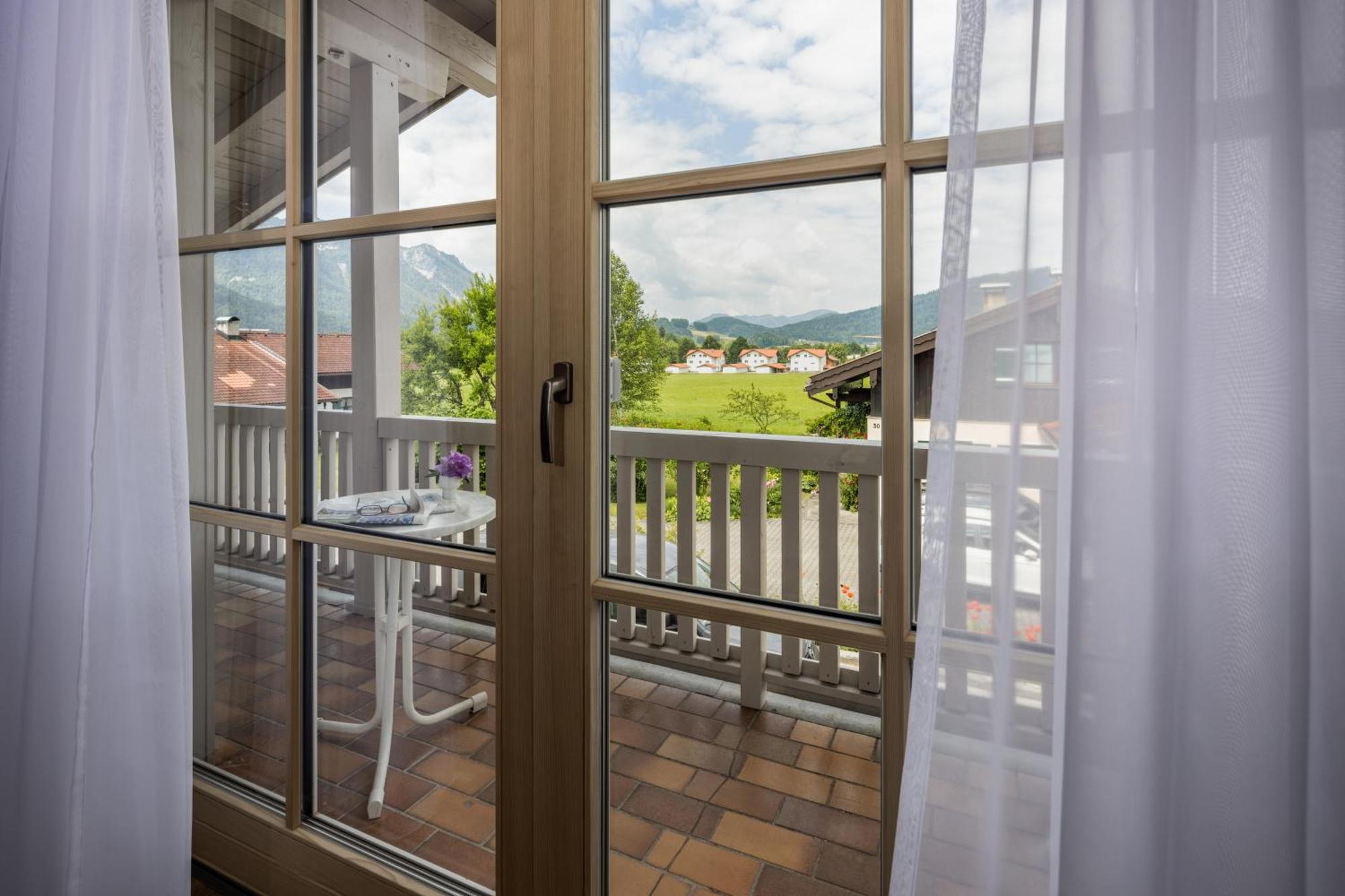 Hubertus Appartements Инцелль Экстерьер фото